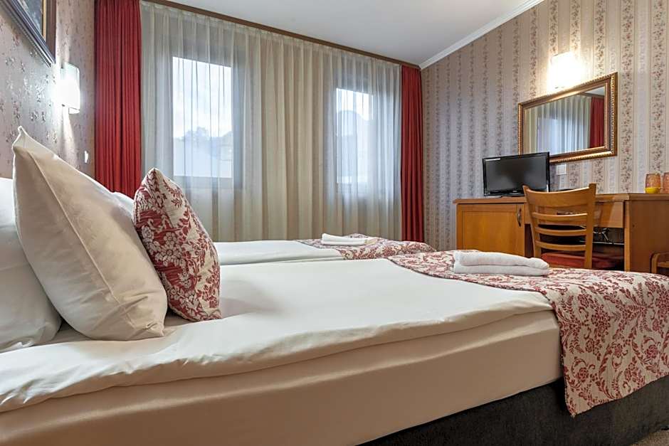 Real Hotel