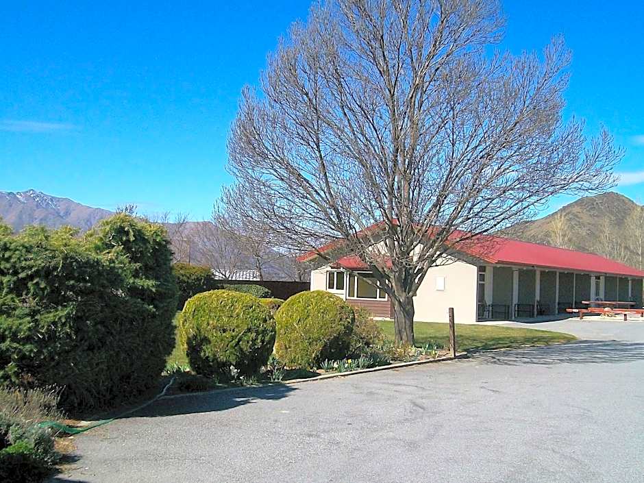 Sierra Motel and Apartments