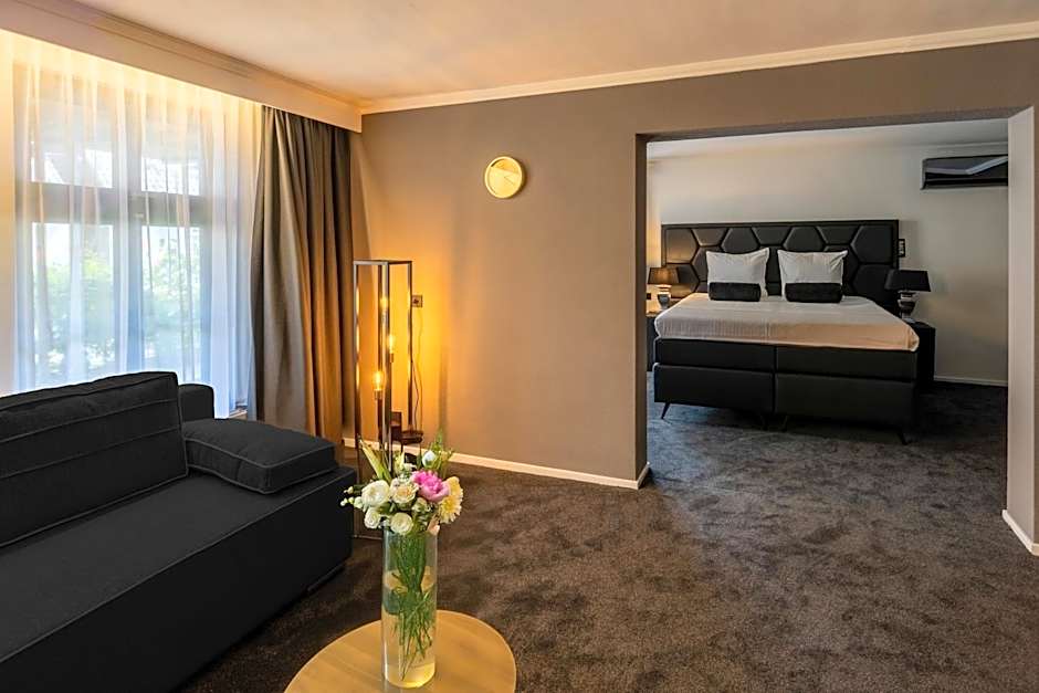 Square Boutique Hotel & Brasserie