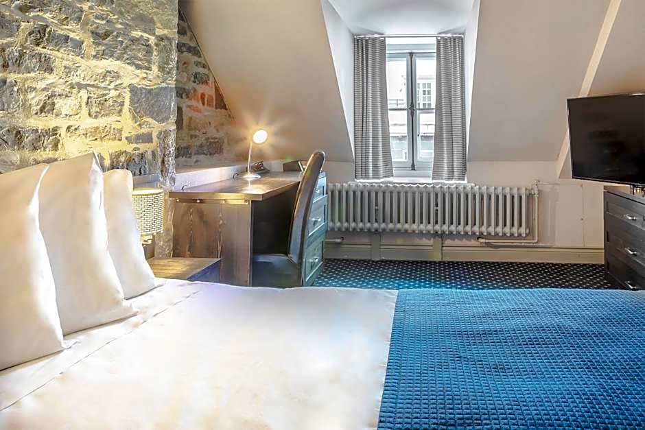 Hotel Louisbourg