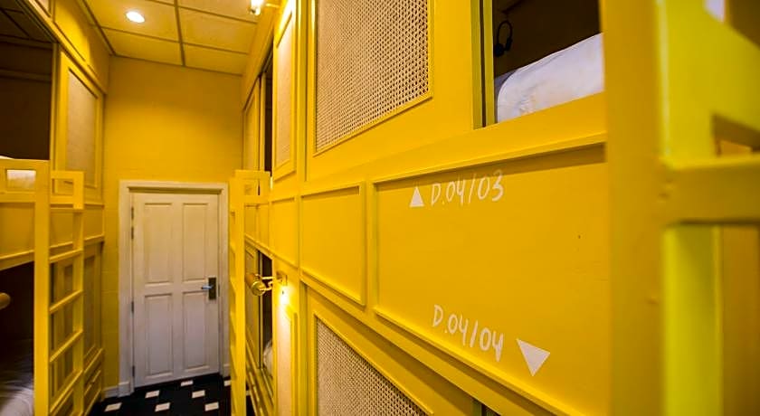 Azure Hostel Bangkok
