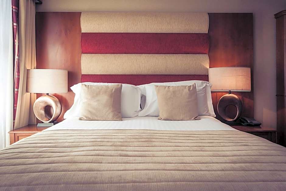 Carlton George Hotel