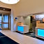 Holiday Inn Express Woodland By IHG