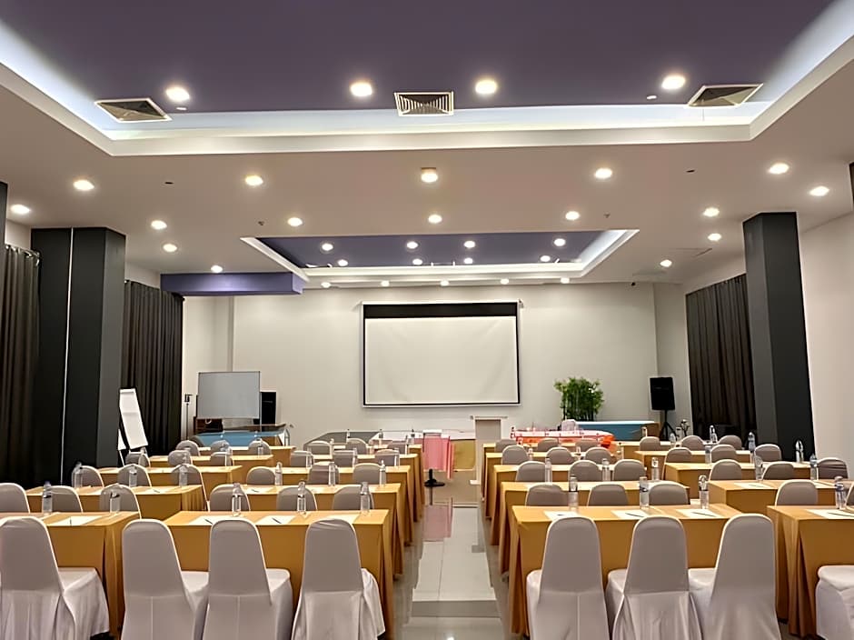 Arthitaya Green Nature Hotel & Lakkhana Poolside Resort