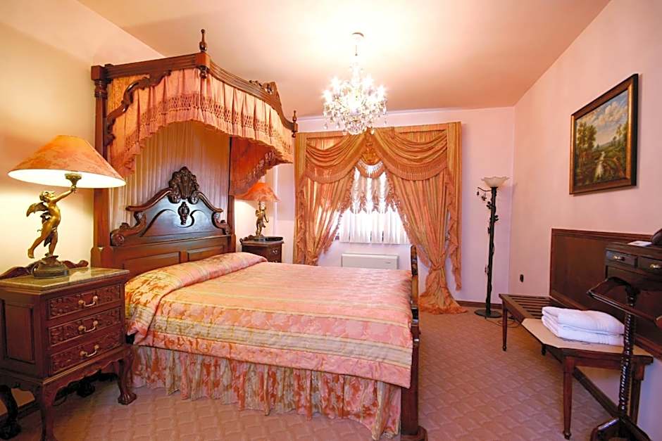 Photo 1 of 45 of Dallas Residence