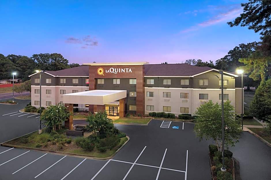 La Quinta Inn & Suites by Wyndham Jackson Airport/Pearl