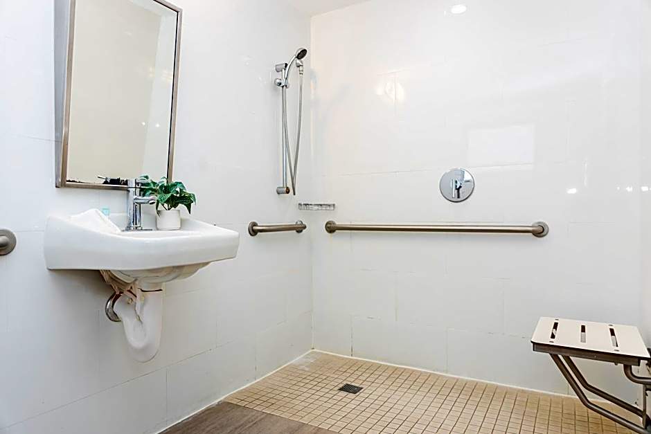 Beachside All Suites Hotel