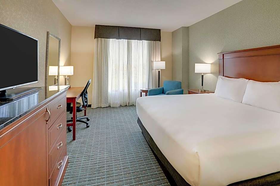 Photo 1 of 5 of Superior 1 King Bed, Accessible, Bathtub
