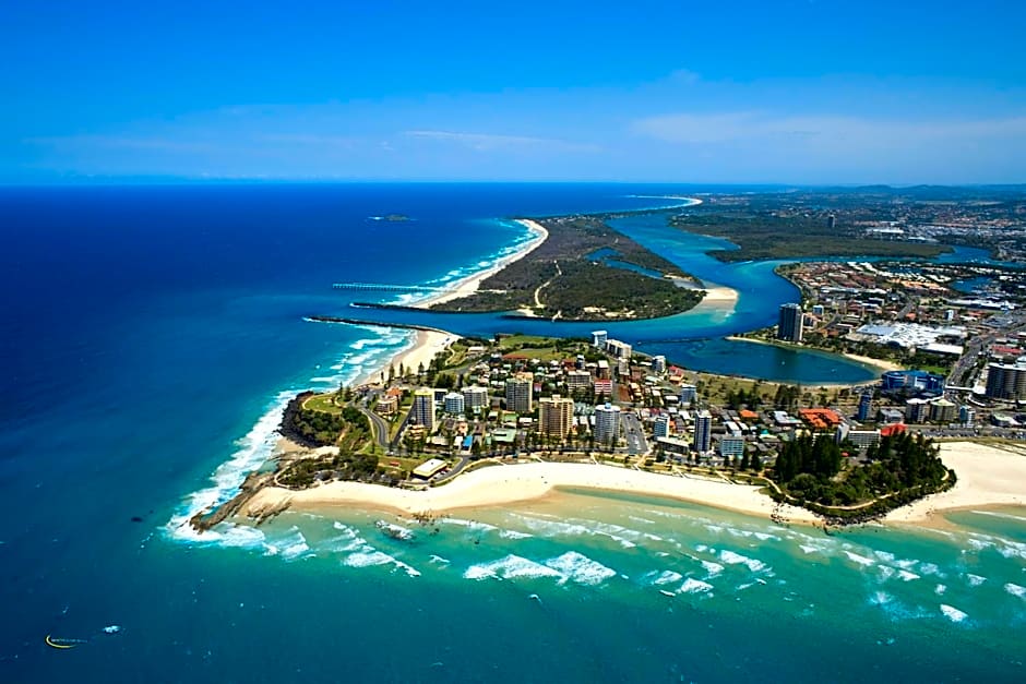 Rainbow Commodore Coolangatta