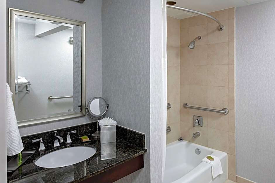 DoubleTree By Hilton Omaha Downtown