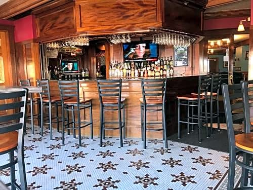 Winthrop Arms Hotel Restaurant Logan Airport