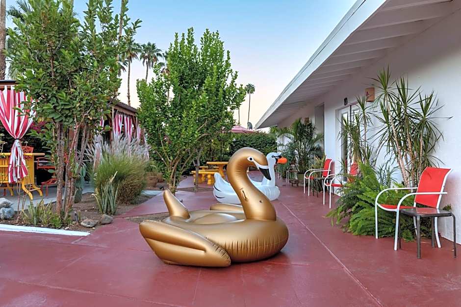 Float Palm Springs - Adults Only