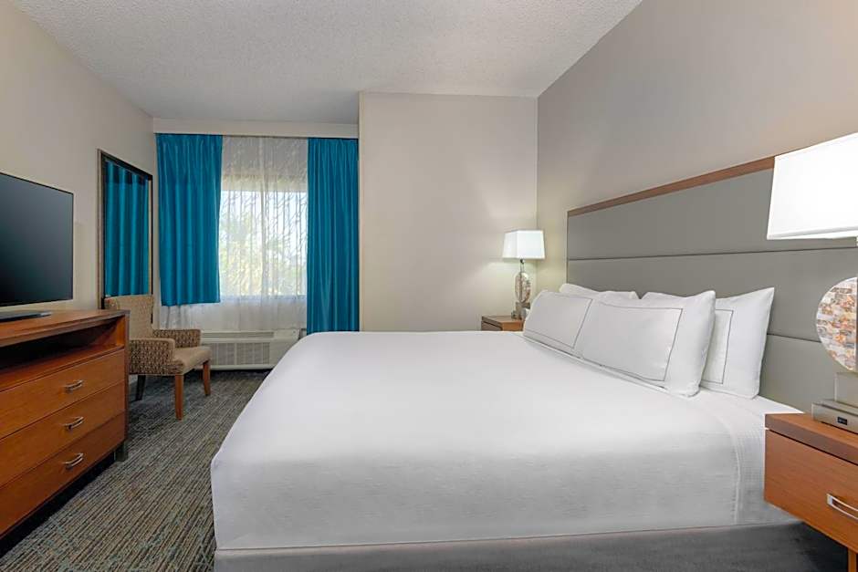 DoubleTree By Hilton Hotel West Palm Beach - Airport