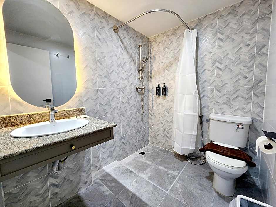 SEATEL Phuket, Patong Beach