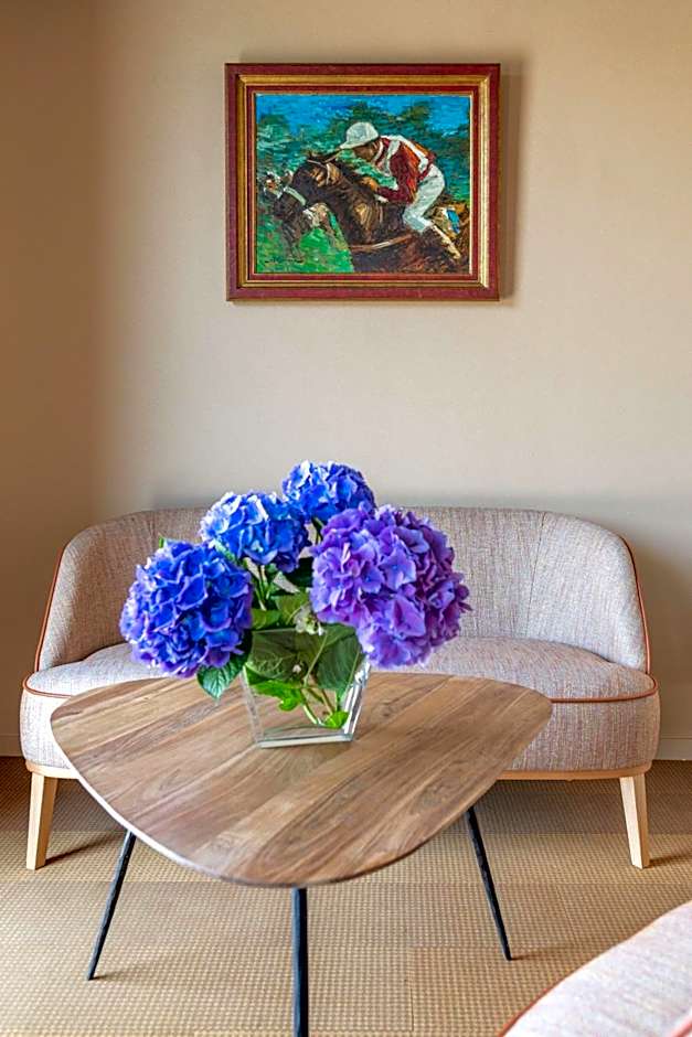 Brit Hotel Ploermel - Hotel de l'Hippodrome