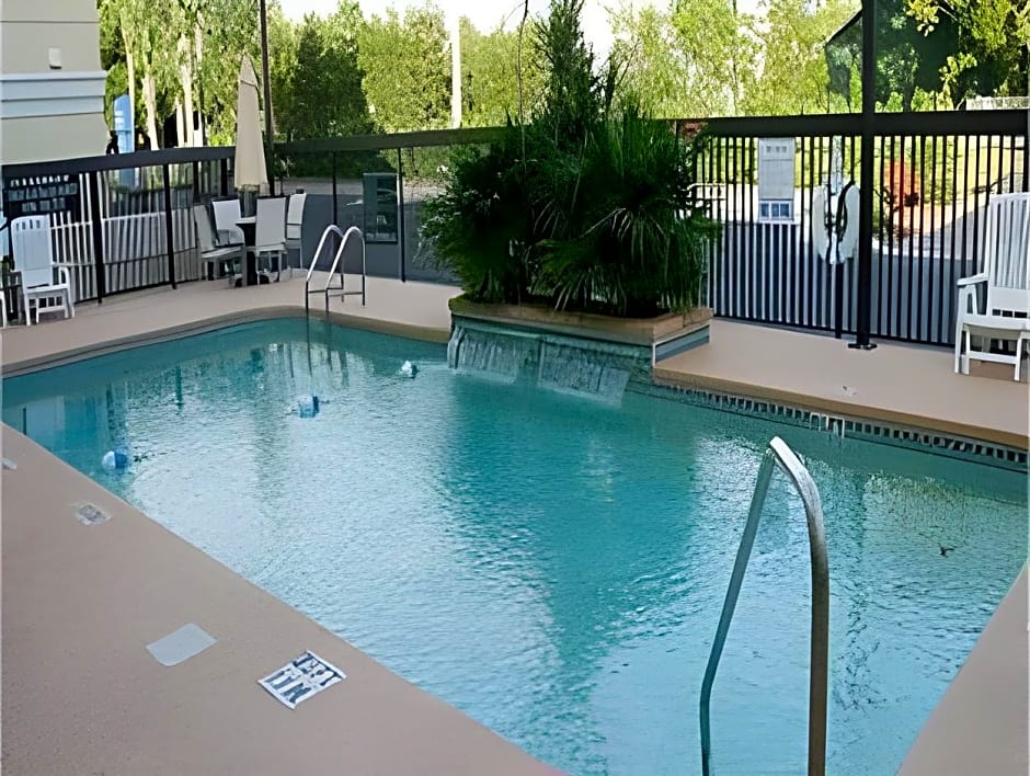 Holiday Inn Express Hotel & Suites Clearwater North/Dunedin By IHG