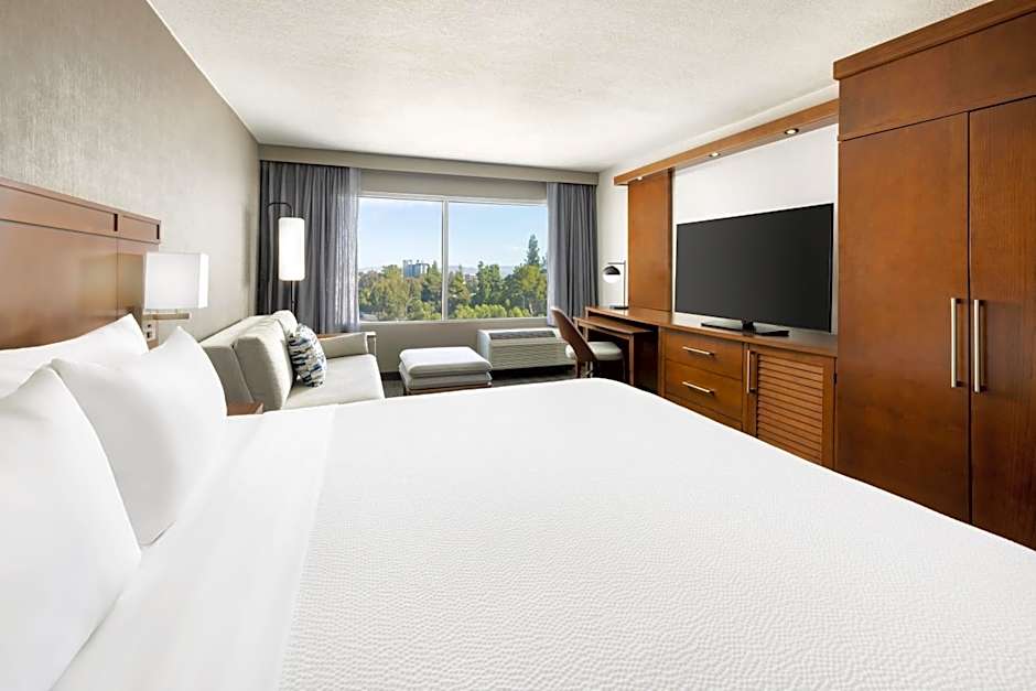 Courtyard by Marriott Los Angeles Woodland Hills