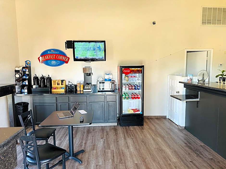Baymont by Wyndham Bakersfield