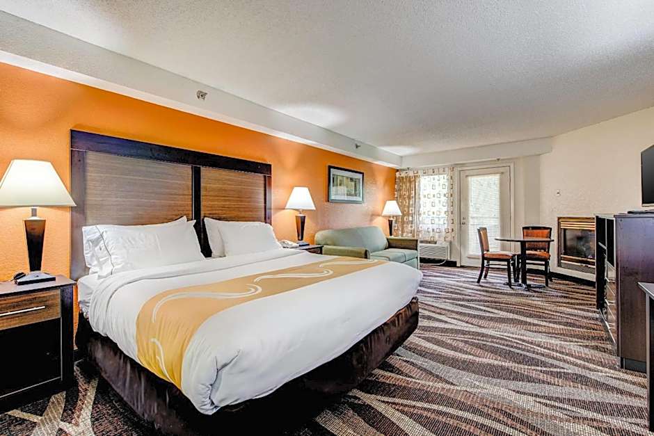 Quality Inn Creekside - Downtown Gatlinburg