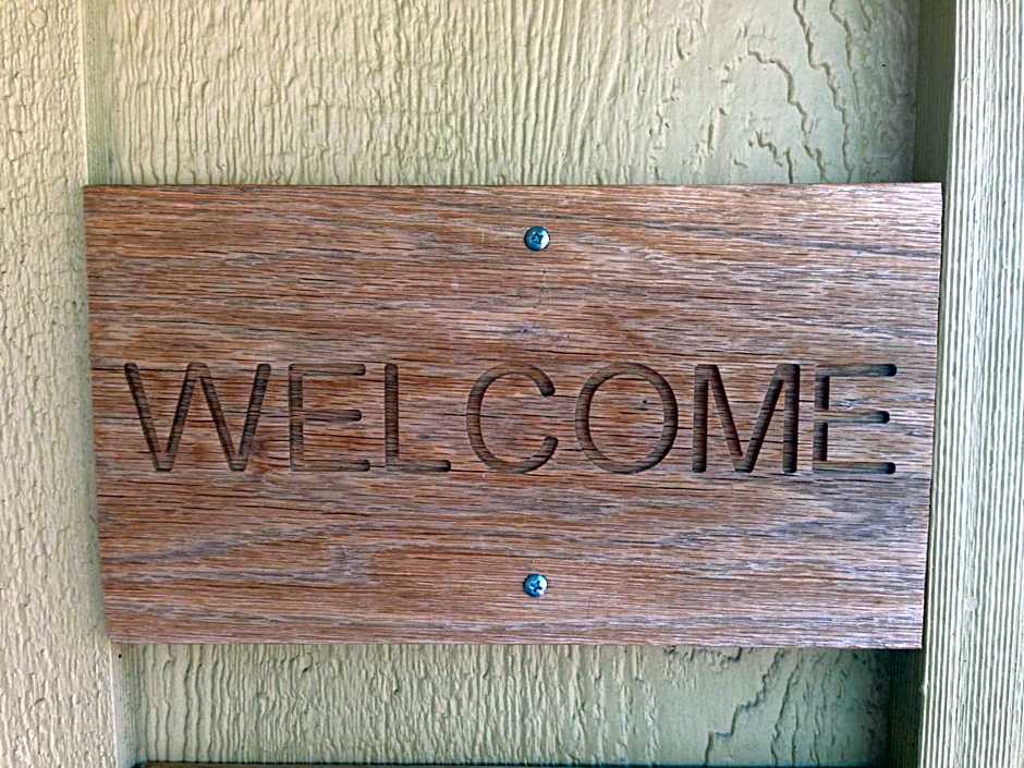 Priest Station Cafe & Cabins