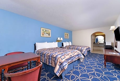2 Queen Beds Accessible Suite