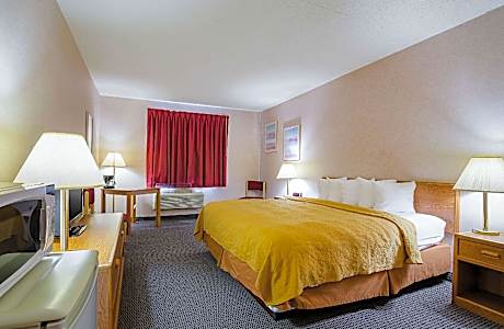 1 King Bed Nonsmoking