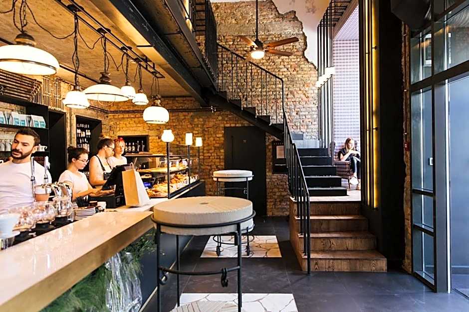 Greguar Hotel by UHM