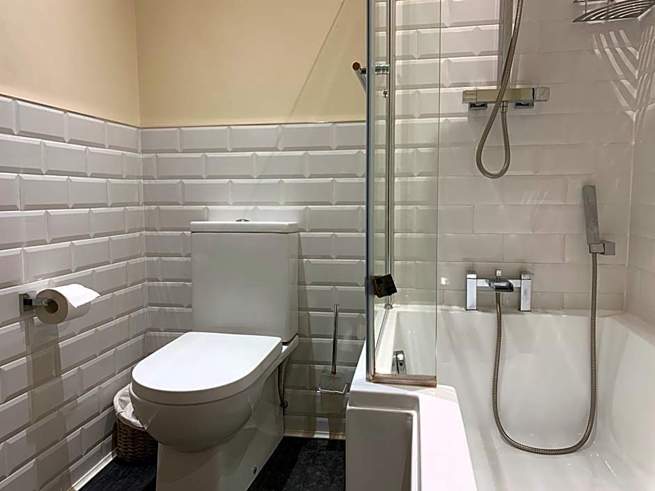 Market Place Serviced Apartments, Leek