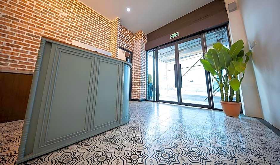 Carnarvon Suites