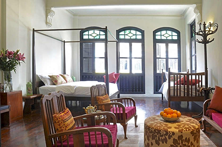 Noordin Mews Hotel
