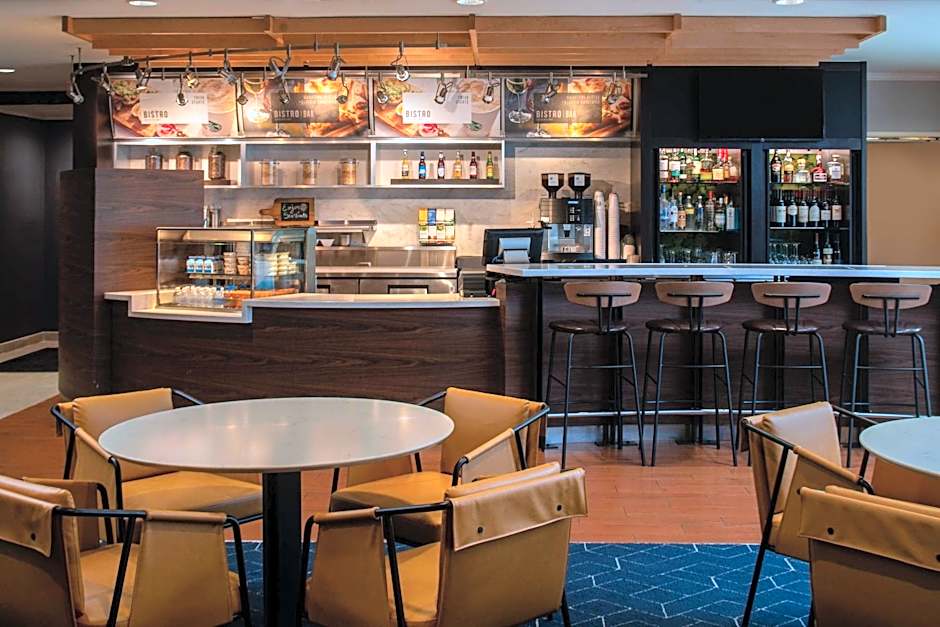 Courtyard by Marriott Covington / Mandeville