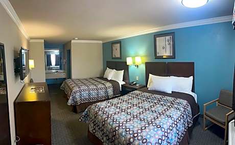 Standard Queen Room with Two Queen Beds
