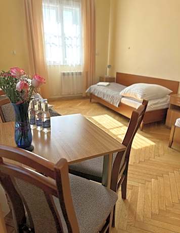 Triple Room with Shared External  Bathroom