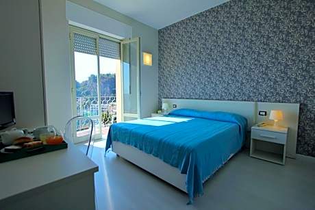 Superior Double Room with Balcony and Sea View