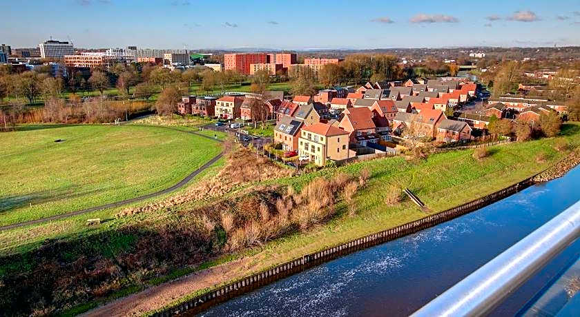Riverside Villas