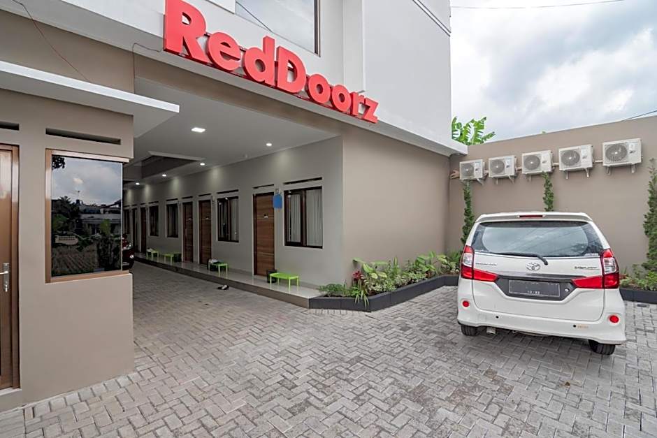 RedDoorz Syariah @ Boemi Guesthouse Tasikmalaya