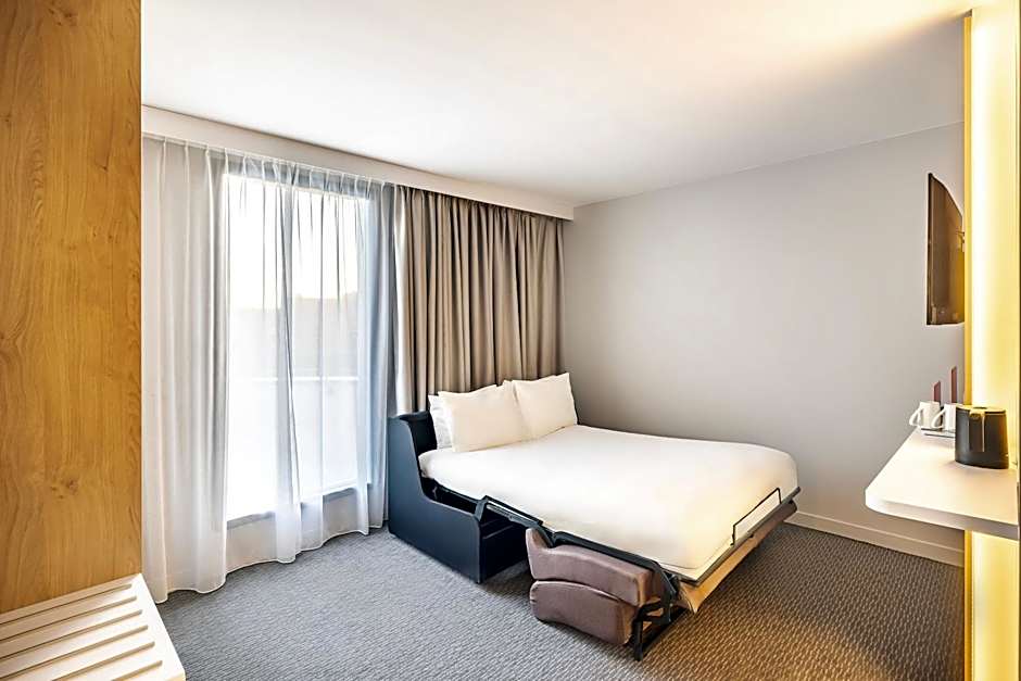 Holiday Inn Express Paris Poissy By IHG