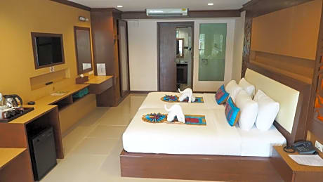Super Deluxe Twin Room with Pool View