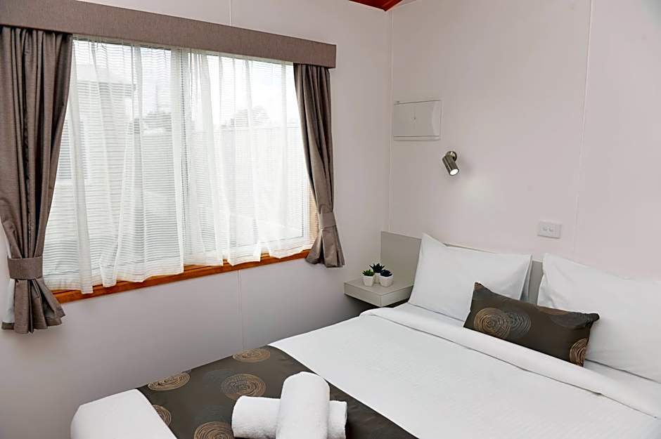 Riverside Cabin Park