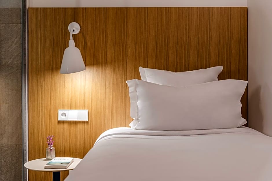 9Hotel Republique