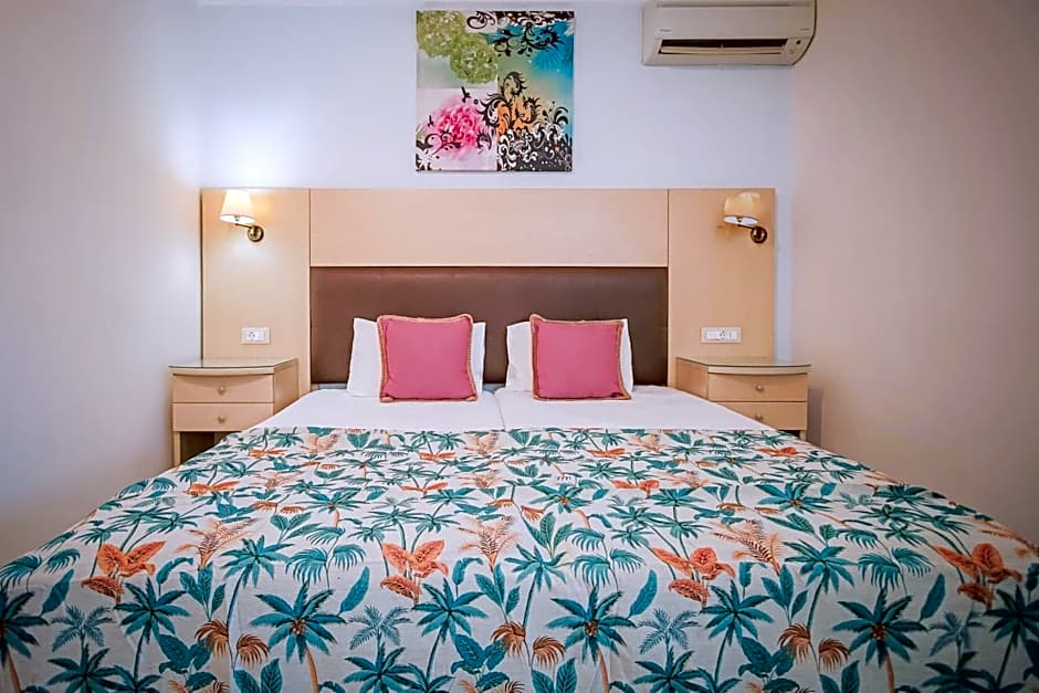 Rose Club Apartments