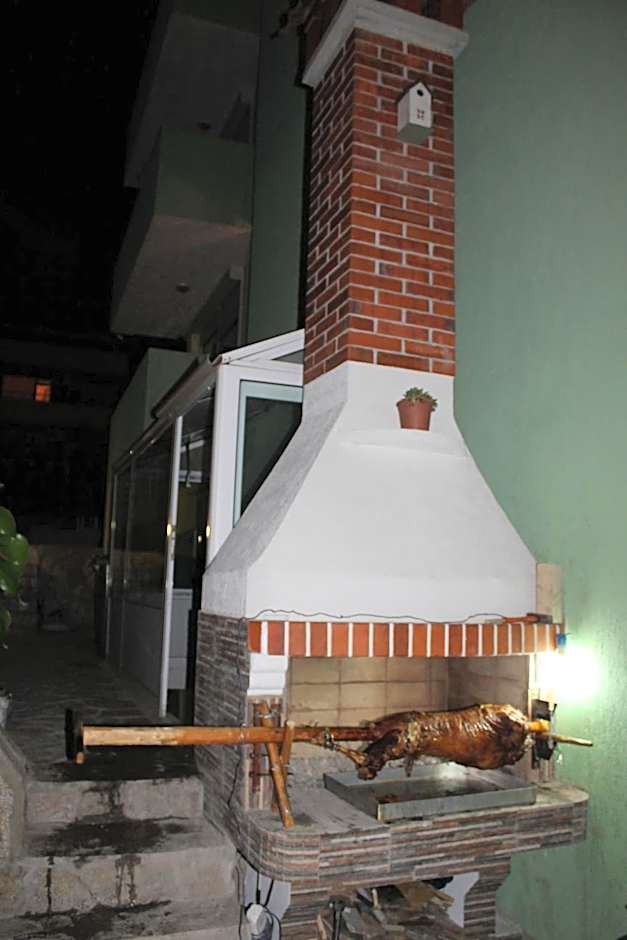 Семеен Хотел Идън