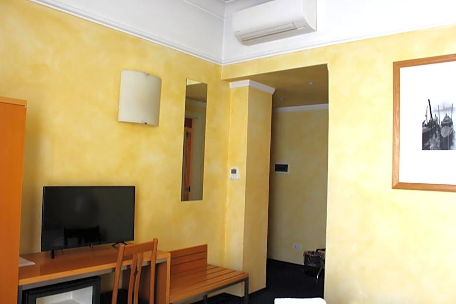 Club Hotel