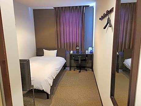 Single Room with  Bathroom - Smoking