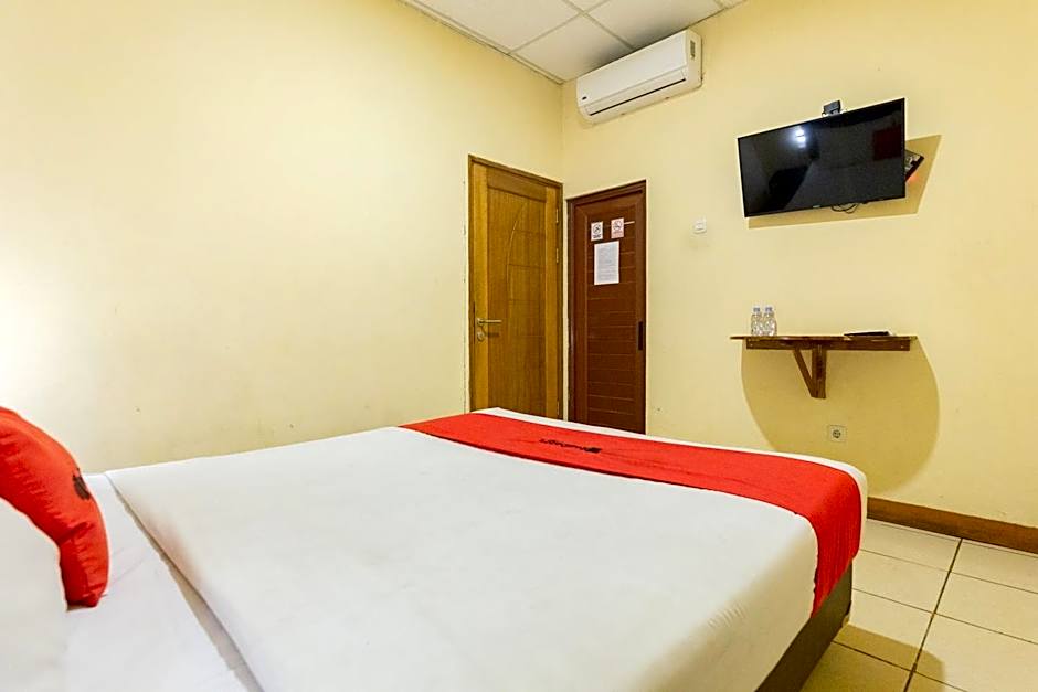 RedDoorz @ Iodium Residence Cikarang