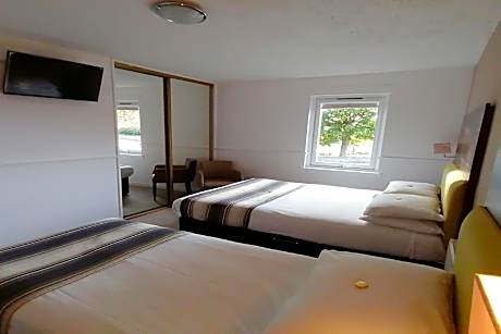 Triple Room with Shower