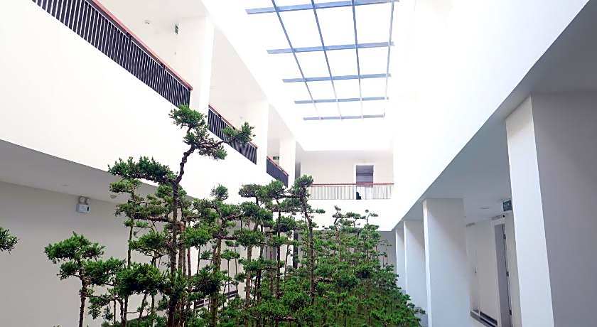 Garco Dragon Hotel 2