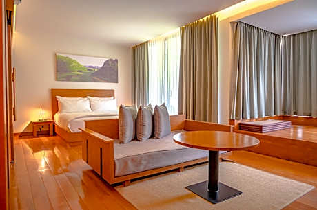 Luxury Pool View Room