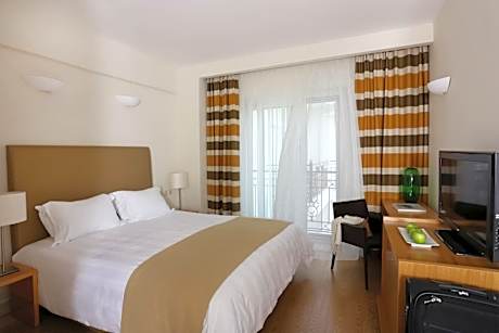 Deluxe Double Room with Garden View