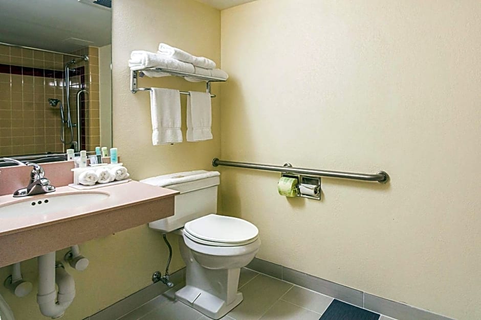 Quality Inn & Suites Altoona Pennsylvania